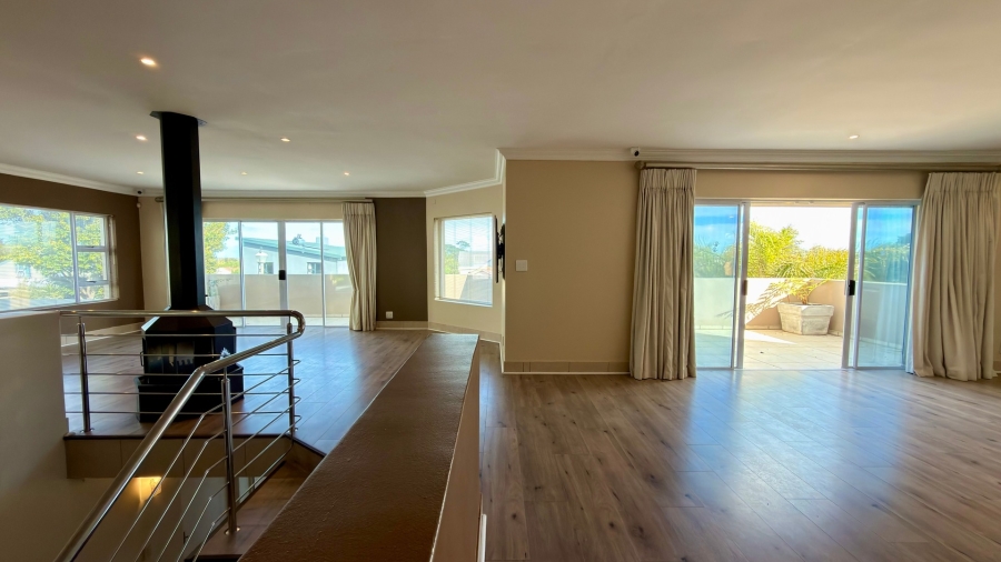 3 Bedroom Property for Sale in Olive Grove Western Cape